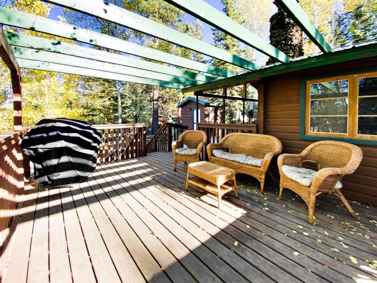 Village Vibes Deck And Bbq Duck Creek Village ภายนอก รูปภาพ